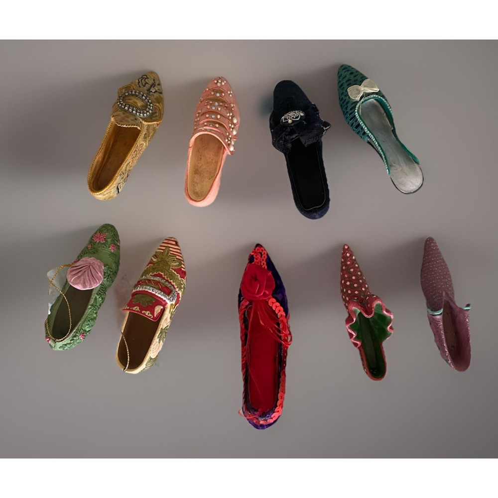 2 Metropolitan Museum of Art 2 Just The Right Fit and 5 Other Mini Shoes